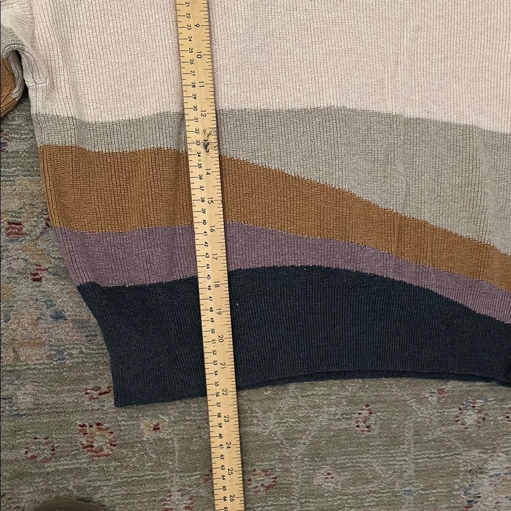 Colorblock Sweater - Picture 5 of 8